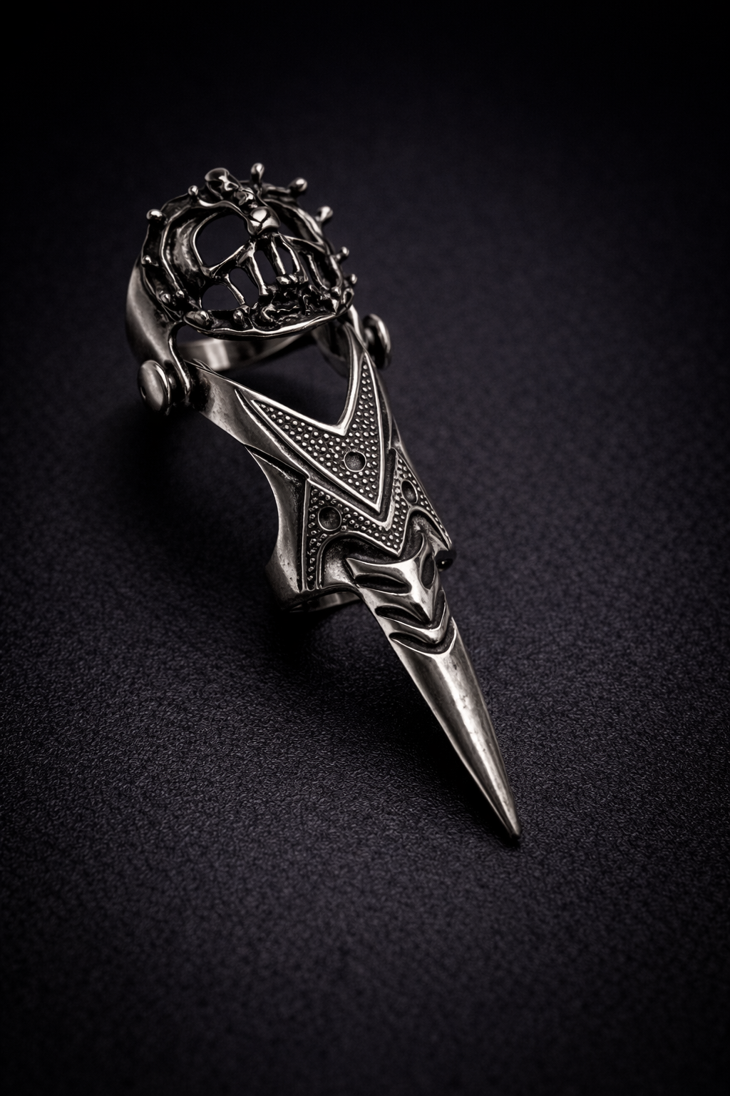 Iron Warden Fang Ring
