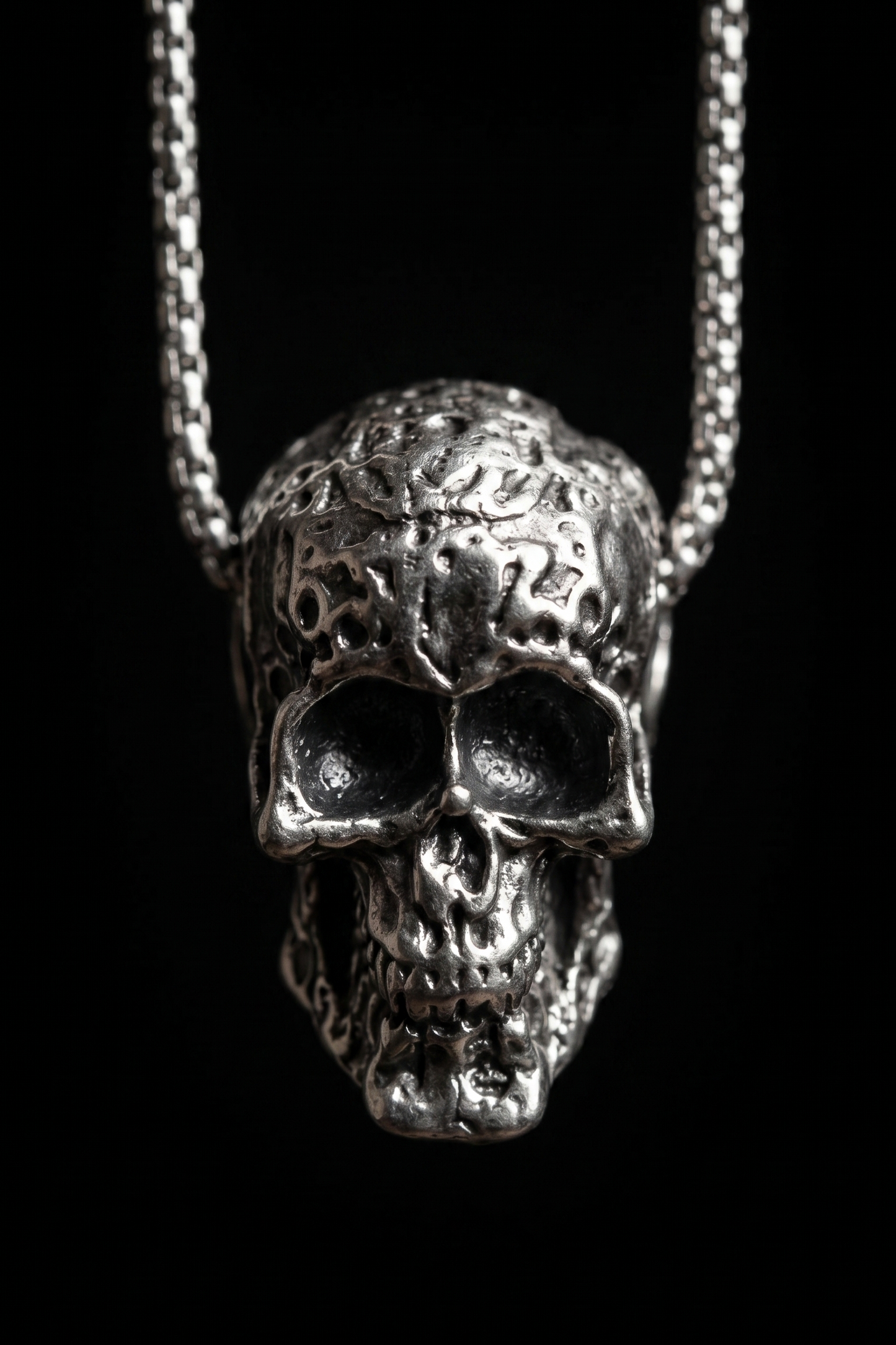 Graveborn Relic Necklace