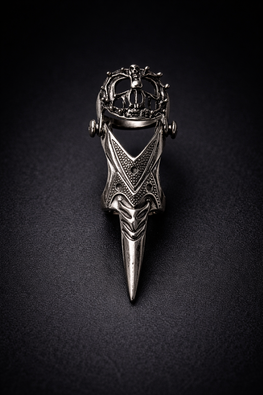Iron Warden Fang Ring