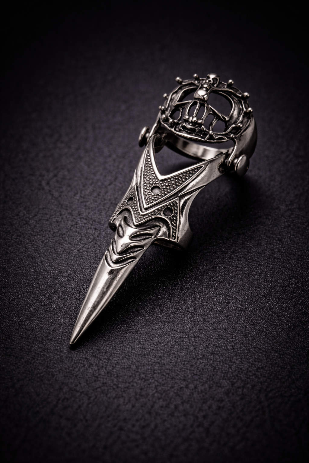 Iron Warden Fang Ring